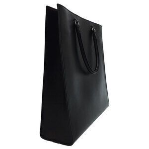 Prada Tote black Leather embossed Saffiano silhouette